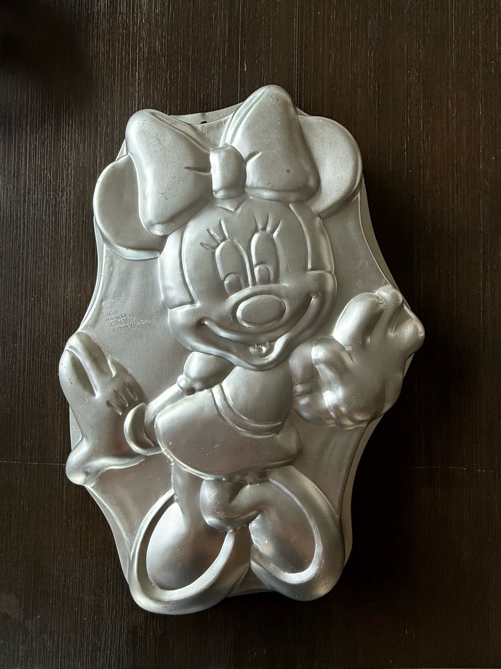 Minnie Mouse Aluminum Cake Pan - Silver
